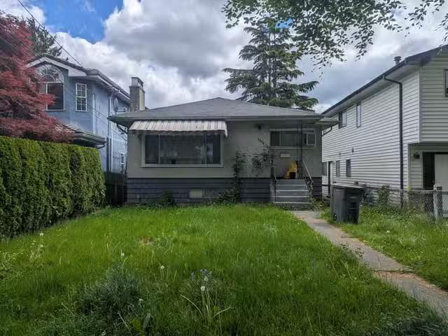 House for sale in Vancouver, Vancouver East, 4520 Welwyn Stree.