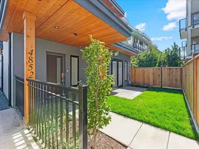 House for sale in Vancouver, Vancouver East, 4852 Slocan Stree.