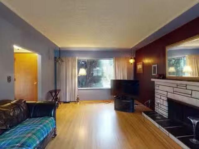 House for sale in Vancouver, Vancouver East, 4863 Rupert Stree.