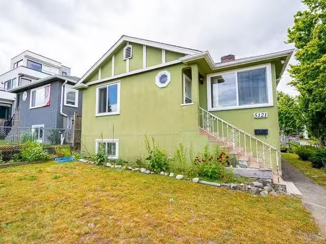 House for sale in Vancouver, Vancouver East, 5121 Inverness St.