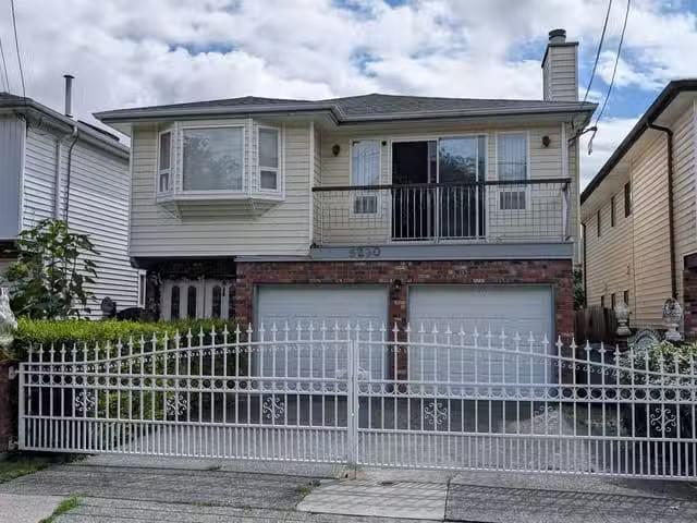 House for sale in Vancouver, Vancouver East, 5230 Mc Kinnon St.