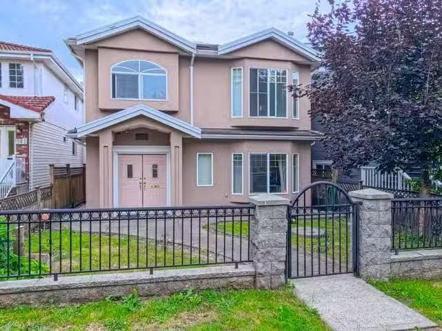 House for sale in Vancouver, Vancouver East, 552 E 50th Avenue.