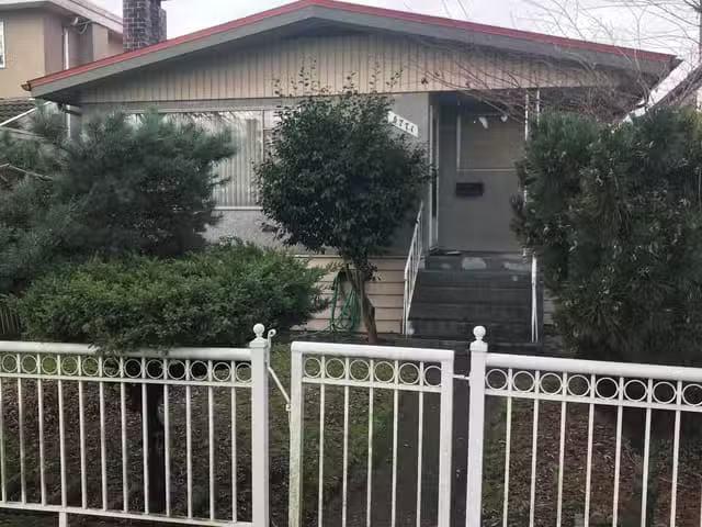 House for sale in Vancouver, Vancouver East, 5771 Sherbrooke S.