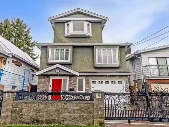 House for sale in Vancouver, Vancouver East, 6167 Commercial S.