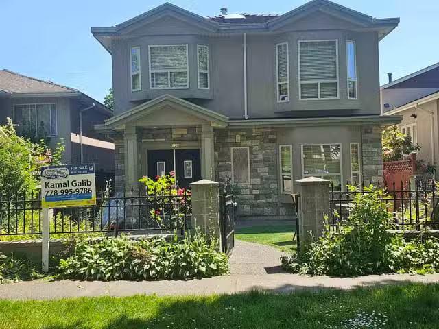 House for sale in Vancouver, Vancouver East, 6128 St. Catherin.