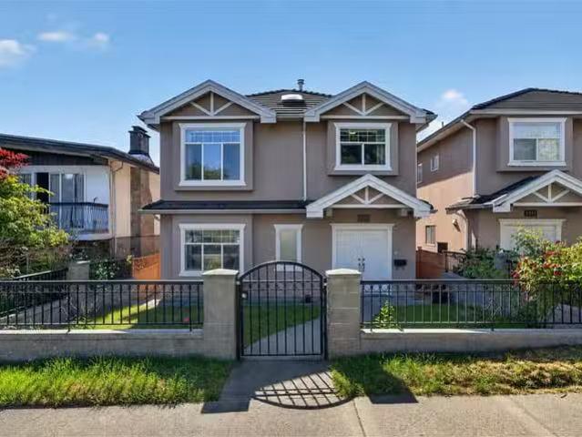 House for sale in Vancouver, Vancouver East, 6959 Culloden Str.