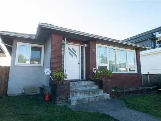 House for sale in Vancouver, Vancouver East, 712 E 57 Avenue.