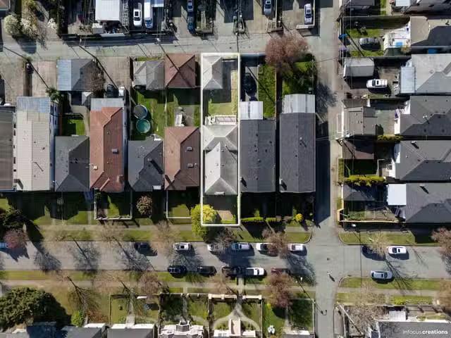 House for sale in Vancouver, Vancouver East, 7373 Culloden Str.