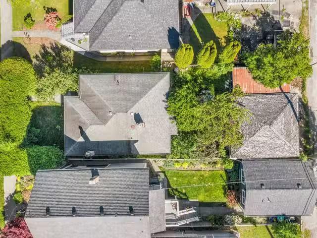 House for sale in Vancouver, Vancouver East, 880 E 33rd Avenue.