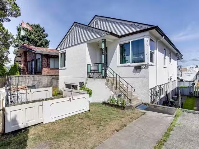 House for sale in Vancouver, Vancouver East, 936 Nanaimo Stree.