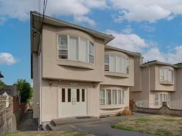 House for sale in Vancouver, Vancouver East, 939 E 26th Avenue.