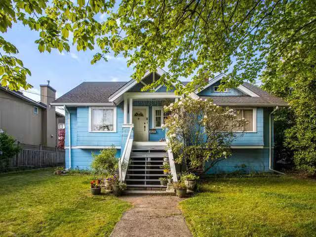 House for sale in Vancouver, Vancouver West, 1025 W 57th Avenu.