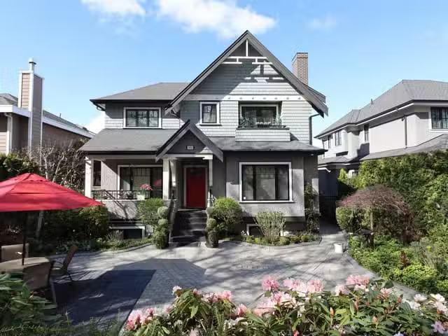 House for sale in Vancouver, Vancouver West, 1255 W 26th Avenu.