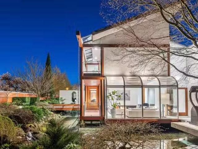 House for sale in Vancouver, Vancouver West, 1299 W 57th Avenu.