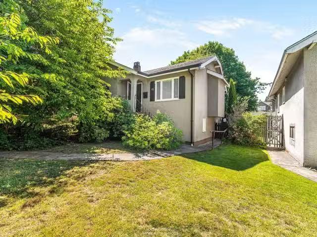 House for sale in Vancouver, Vancouver West, 12 W King Edward.