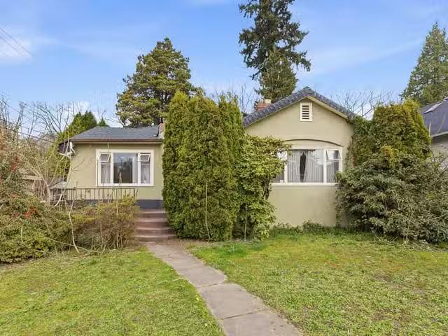 House for sale in Vancouver, Vancouver West, 1479 W 57th Avenu.