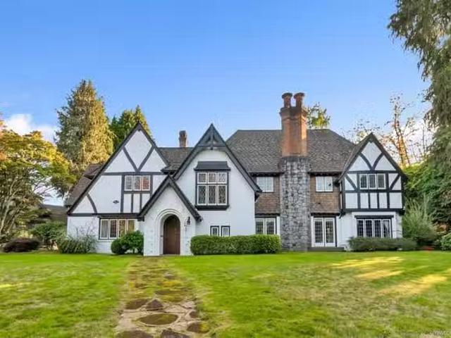 House for sale in Vancouver, Vancouver West, 1678 Somerset Cre.