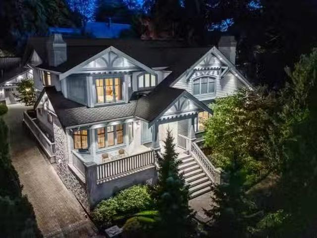 House for sale in Vancouver, Vancouver West, 1980 Cedar Cresce.