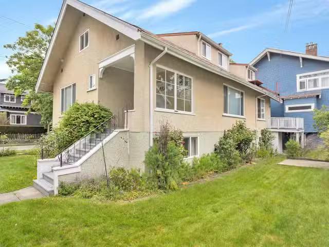 House for sale in Vancouver, Vancouver West, 2206 Musqueamview.