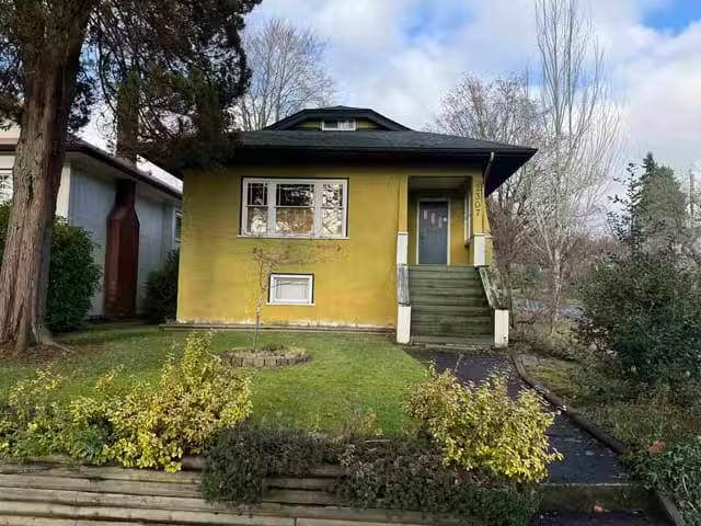 House for sale in Vancouver, Vancouver West, 2307 W 47th Avenu.