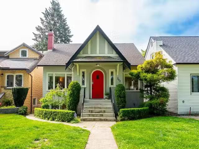 House for sale in Vancouver, Vancouver West, 242 W 21st Avenue.