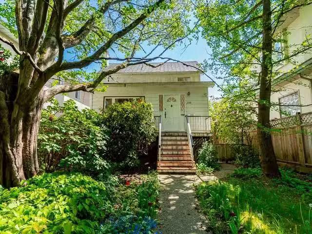 House for sale in Vancouver, Vancouver West, 2720 W 24th Avenu.