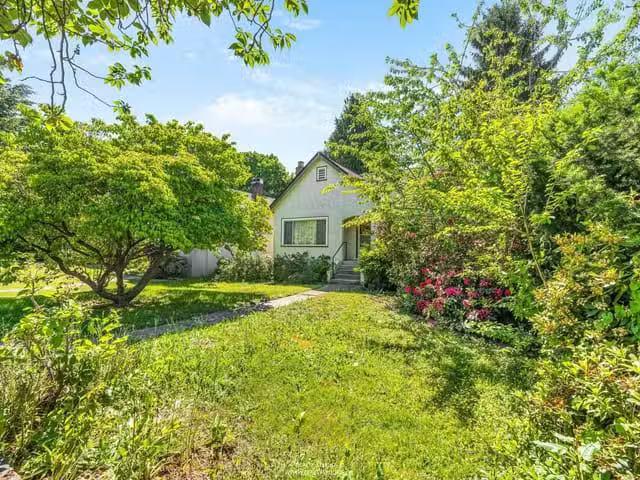 House for sale in Vancouver, Vancouver West, 28 W King Edward.