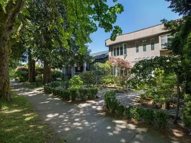 House for sale in Vancouver, Vancouver West, 2945 W 12th Avenu.