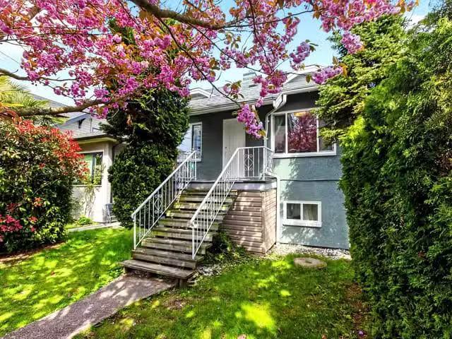 House for sale in Vancouver, Vancouver West, 2975 W 8th Avenue.