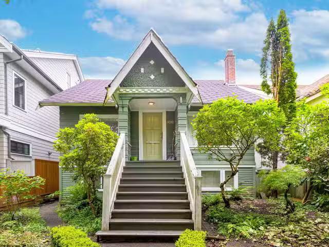 House for sale in Vancouver, Vancouver West, 3012 W 14th Avenu.