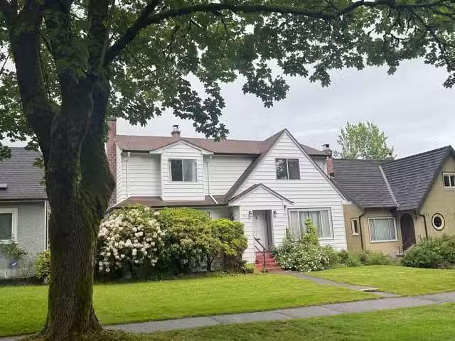 House for sale in Vancouver, Vancouver West, 311 W 21st Avenue.