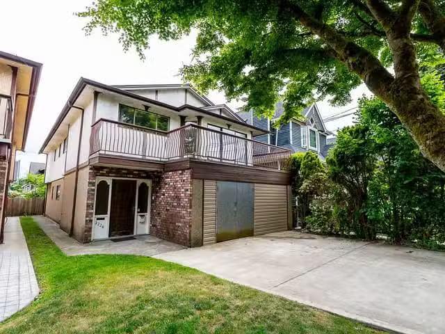 House for sale in Vancouver, Vancouver West, 3226 W 5th Avenue.