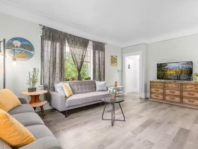 House for sale in Vancouver, Vancouver West, 3425 W 8th Avenue.