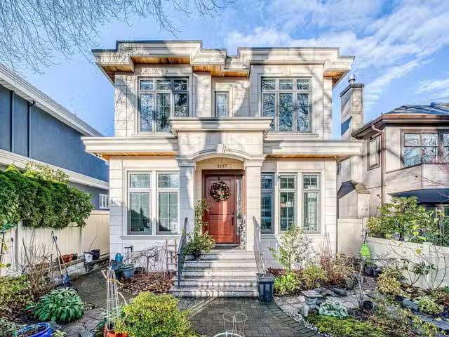 House for sale in Vancouver, Vancouver West, 3537 W 18th Avenu.