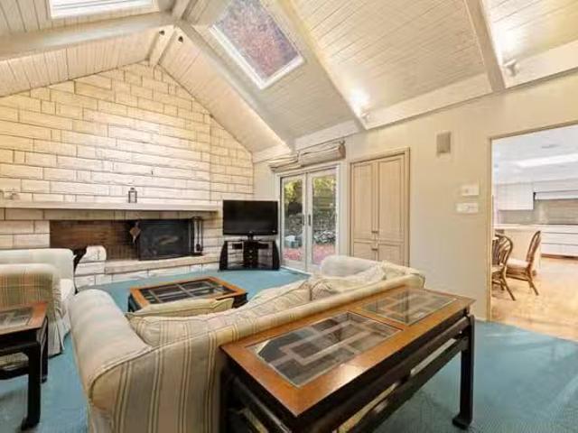 House for sale in Vancouver, Vancouver West, 3535 W 47th Avenu.