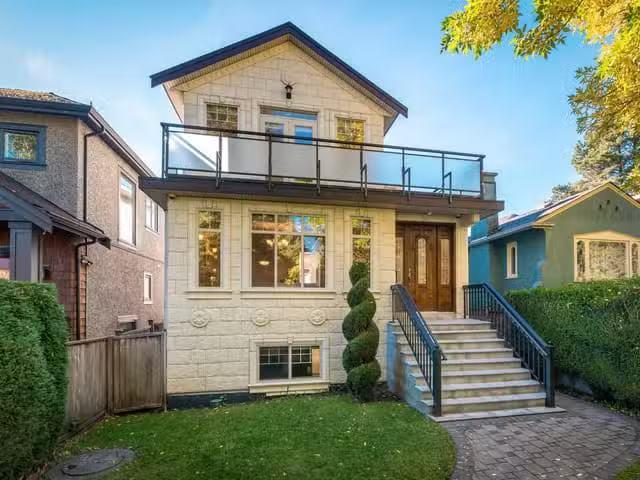 House for sale in Vancouver, Vancouver West, 3716 W 17th Avenu.