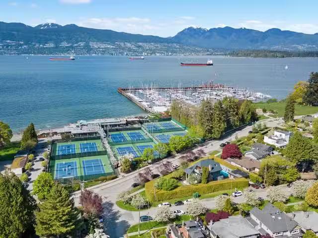 House for sale in Vancouver, Vancouver West, 3850 Point Grey R.