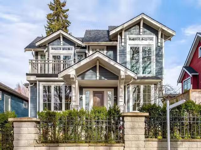 House for sale in Vancouver, Vancouver West, 4089 W 19th Avenu.