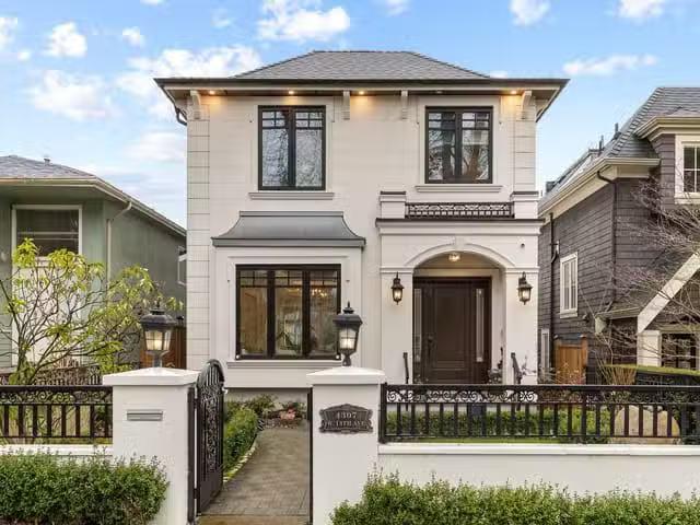 House for sale in Vancouver, Vancouver West, 4307 W 13th Avenu.