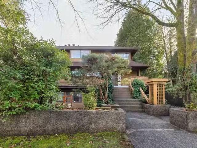 House for sale in Vancouver, Vancouver West, 4436 W 11th Avenu.