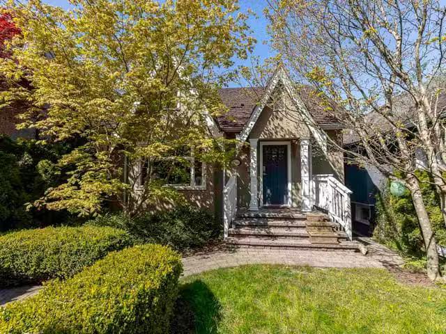 House for sale in Vancouver, Vancouver West, 4549 W 12th Avenu.