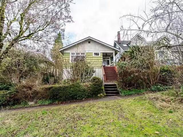 House for sale in Vancouver, Vancouver West, 4534 W 5th Avenue.