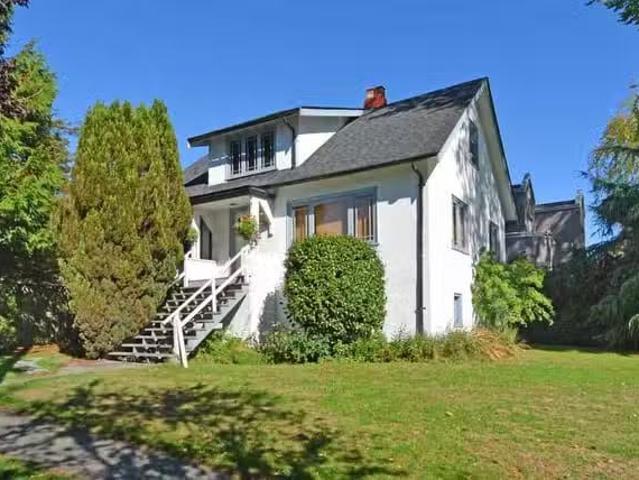 House for sale in Vancouver, Vancouver West, 5480 Collingwood.