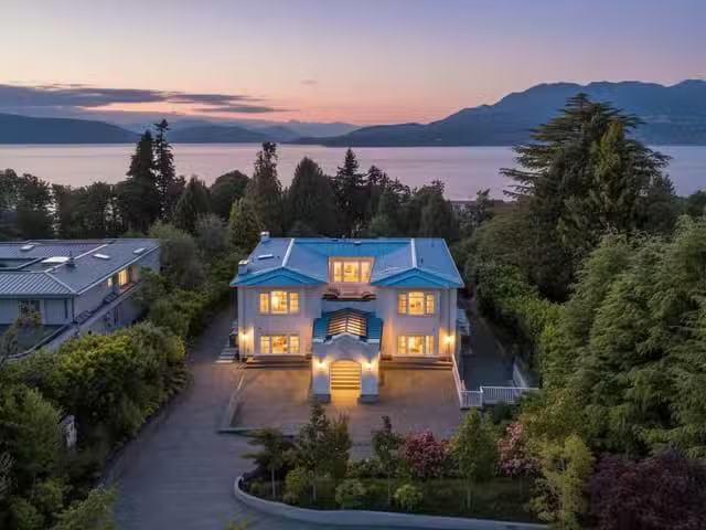 House for sale in Vancouver, Vancouver West, 5747 Newton Wynd.
