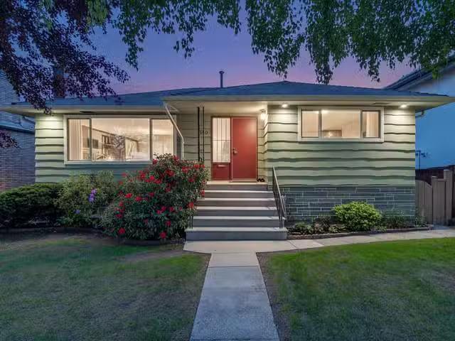 House for sale in Vancouver, Vancouver West, 580 W 64th Avenue.