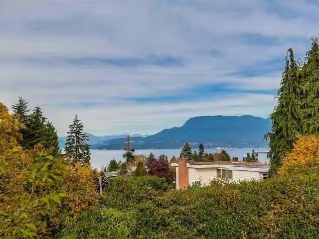 House for sale in Vancouver, Vancouver West, 5975 Chancellor B.