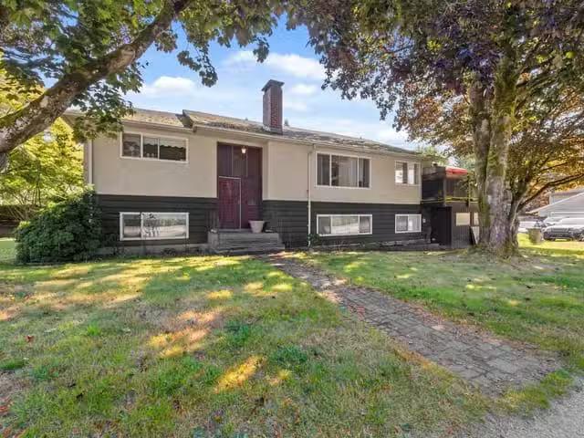 House for sale in Vancouver, Vancouver West, 6530 Dunbar Stree.