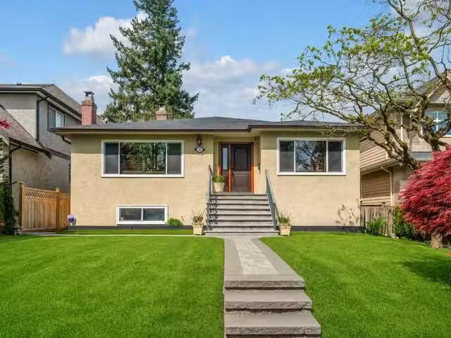 House for sale in Vancouver, Vancouver West, 727 W 66th Avenue.