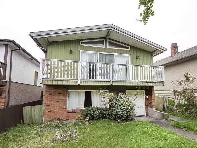 House for sale in Vancouver, Vancouver West, 7687 Oak Street.