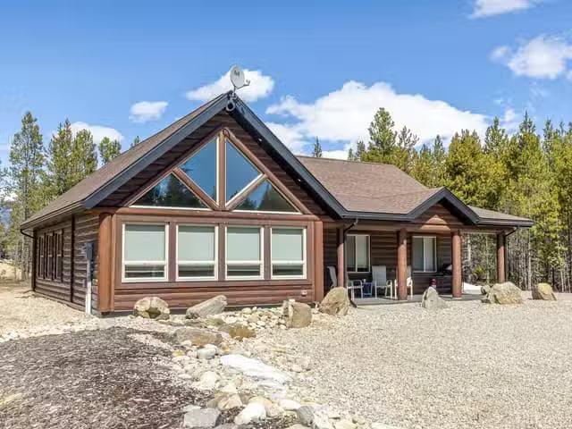 House for sale in Valemount, Robson Valley, 1250 Fowler Place.